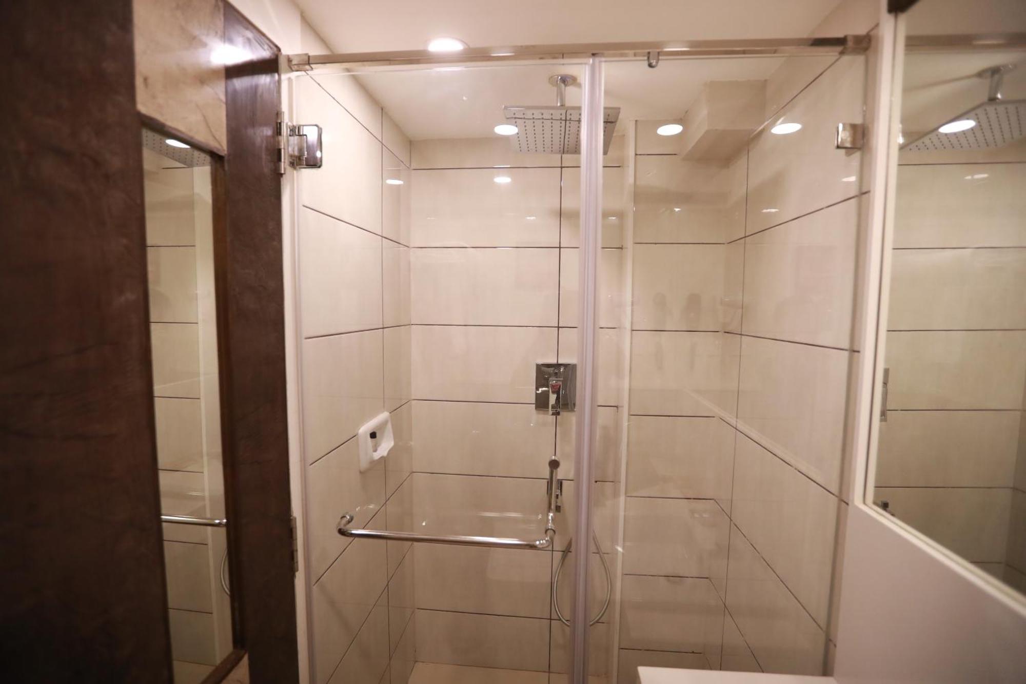 Hotel Park Elanza Ченай Екстериор снимка