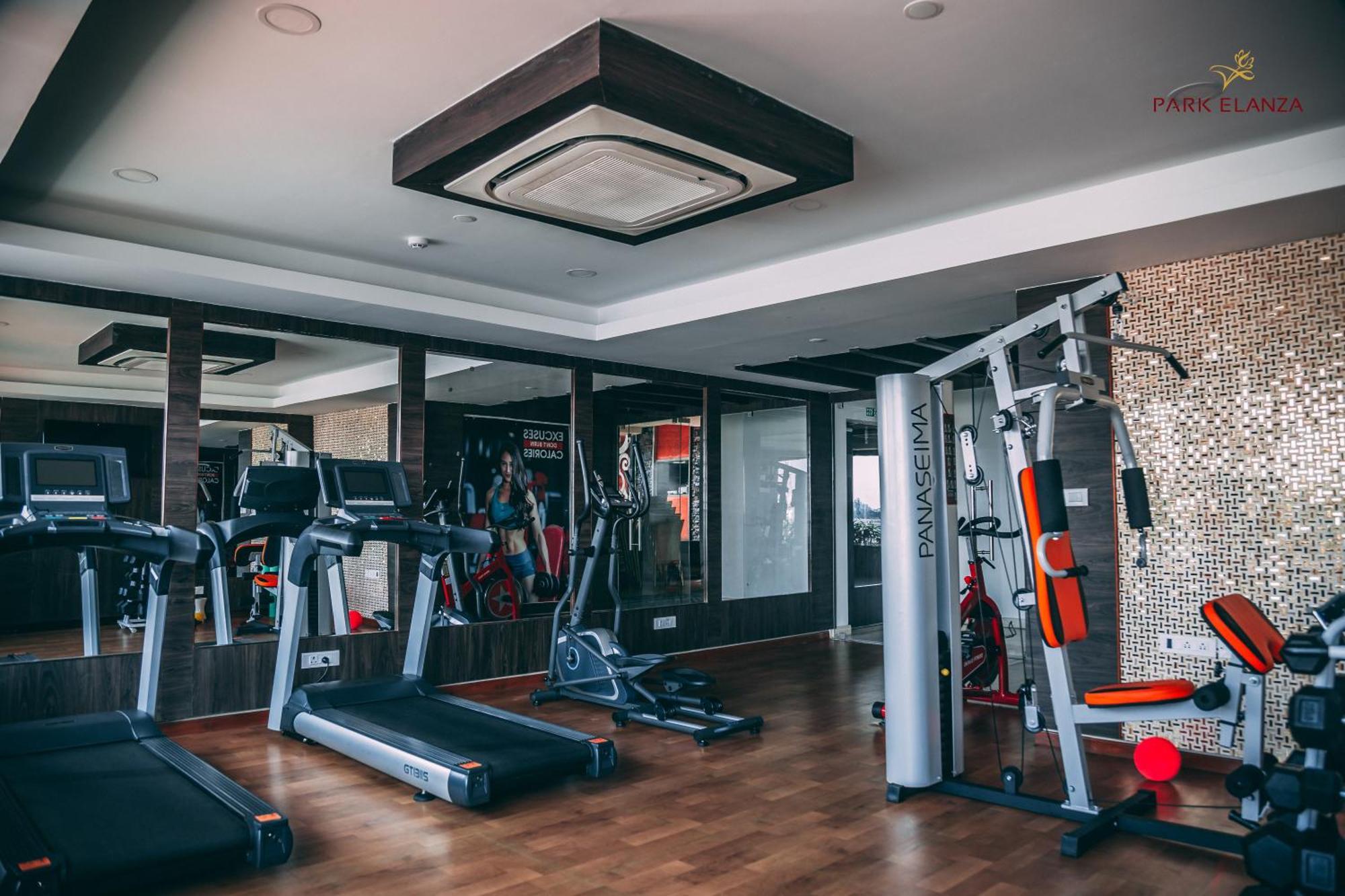 Hotel Park Elanza Ченай Екстериор снимка