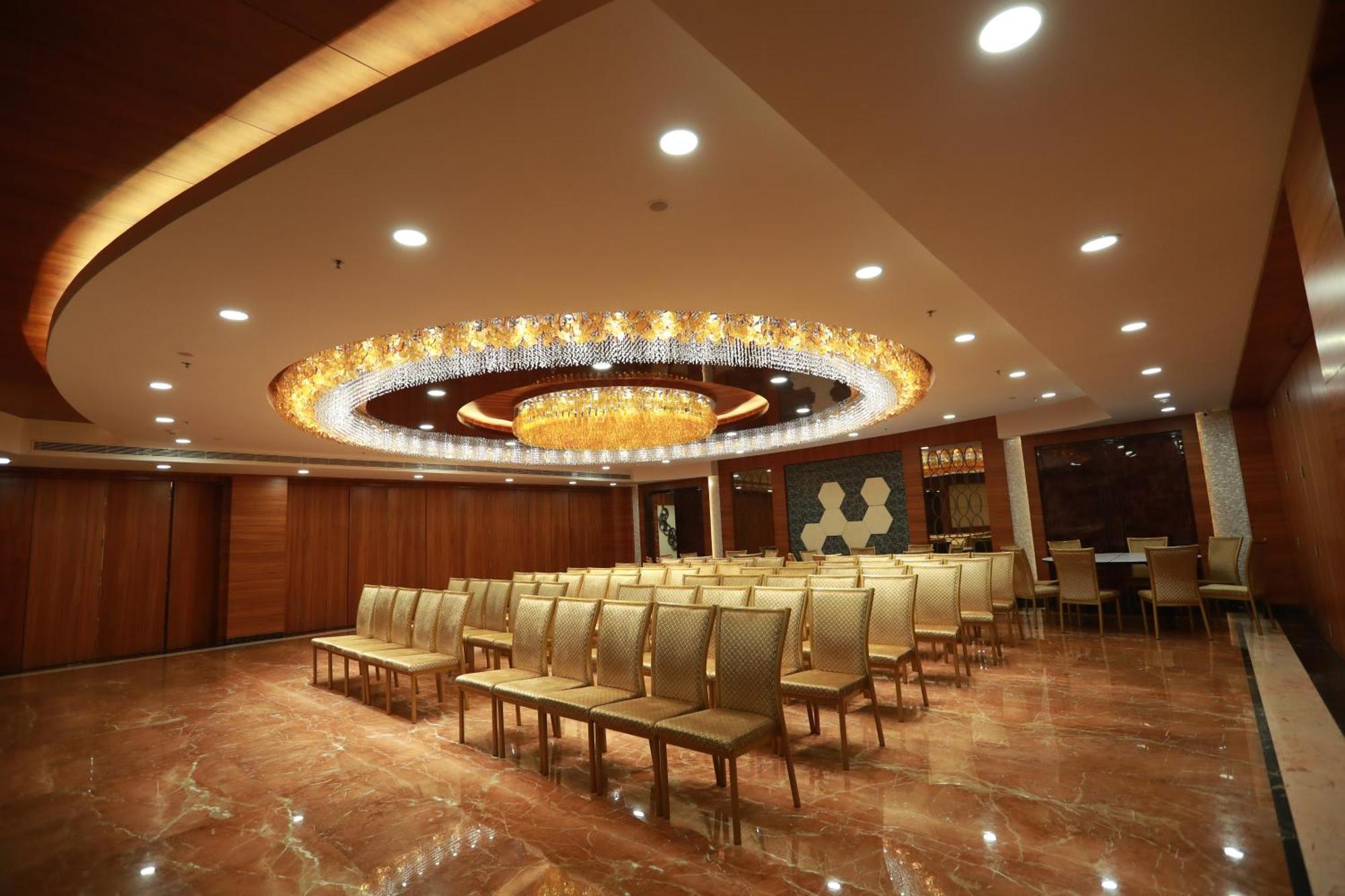 Hotel Park Elanza Ченай Екстериор снимка